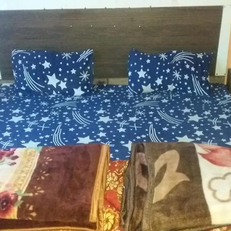 Spot On Sharma'S Kitchen & Home Stay Bajaura Bagian luar foto