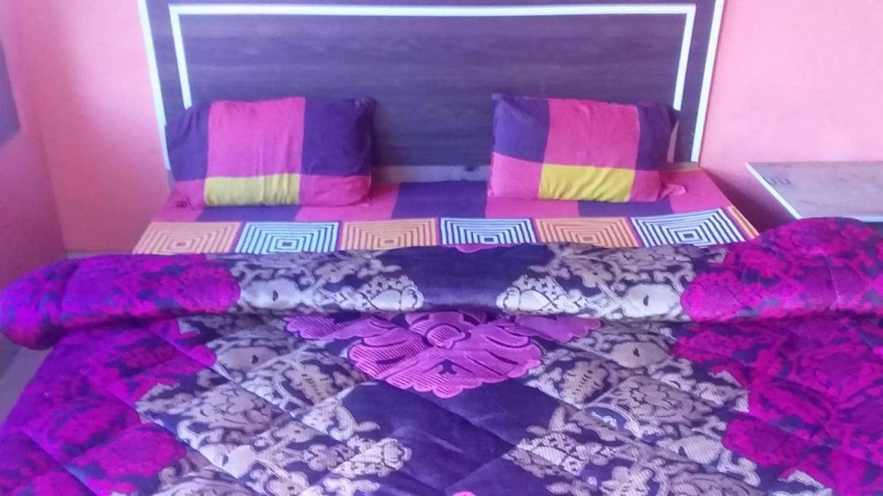 Spot On Sharma'S Kitchen & Home Stay Bajaura Bagian luar foto