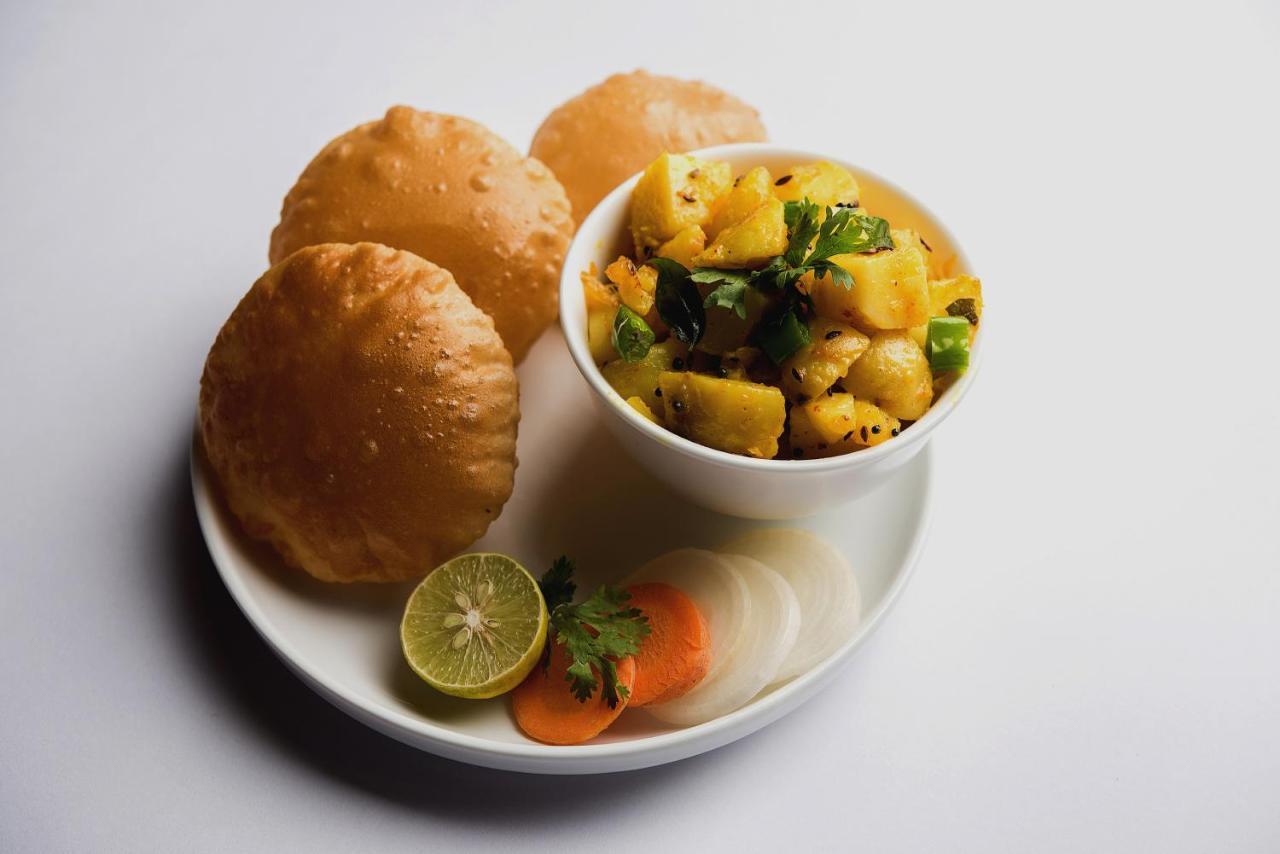 Spot On Sharma'S Kitchen & Home Stay Bajaura Bagian luar foto